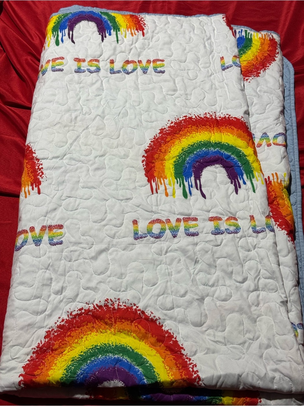 Love to dream Rainbow 'Love Is Love' Quilt - White with Multicolor Rainbows